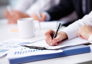 資本市場動態(tài) 業(yè)務(wù)澄清、舉牌事件與監(jiān)管問詢并存